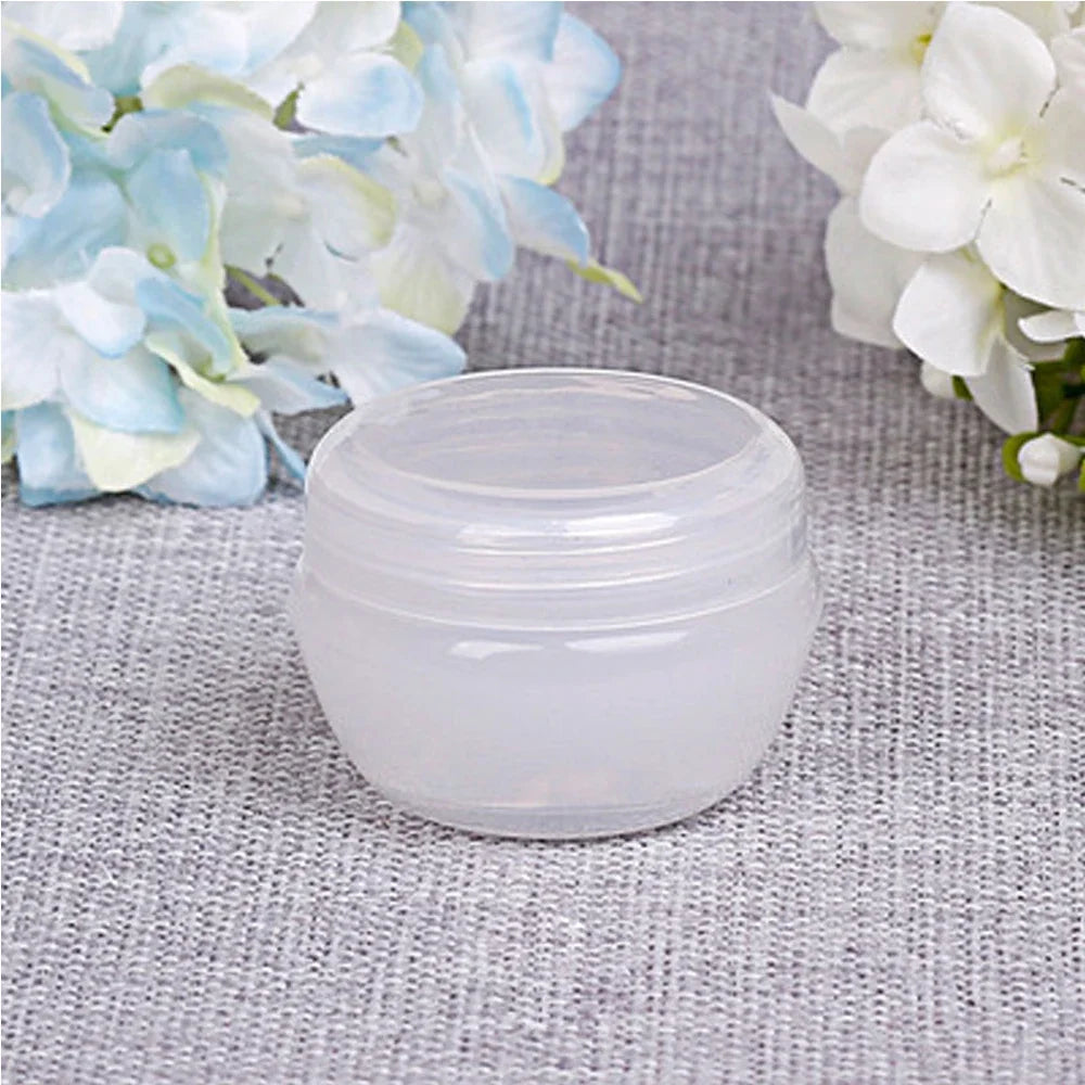 Empty Cosmetic Jars – Refillable Plastic Pots for Travel and Sample Creams