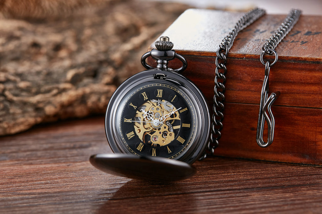 Mechanical Pocket Watch – Hollow Roman Numeral Dial for Men and Women