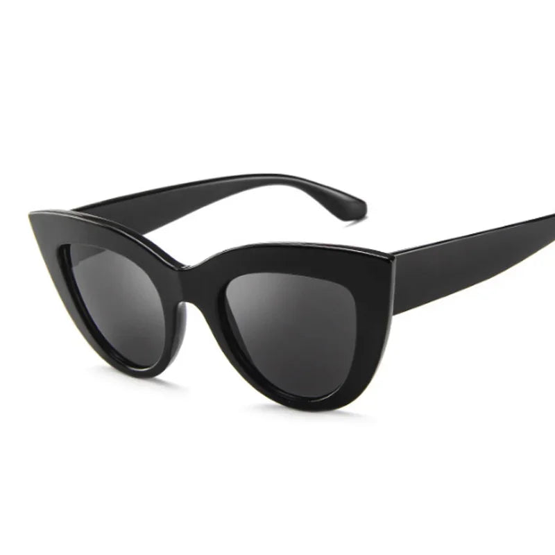 Retro Cat Eye Sunglasses – Oversized Plastic Frames for Women Fashion