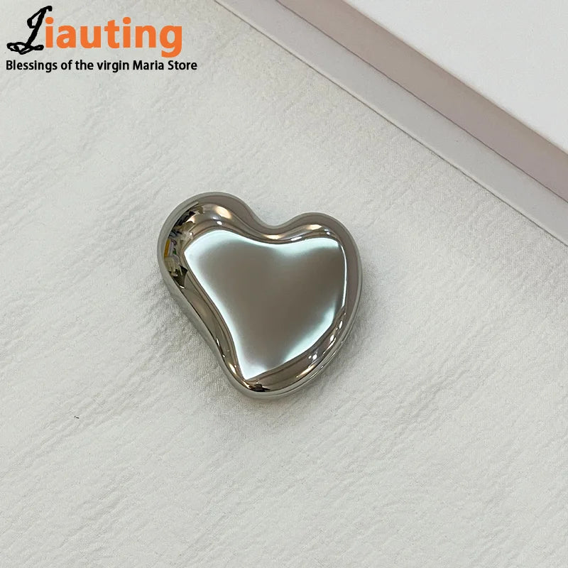 Heart Shape Rotating Mirror – Portable Cosmetic Vanity Tool for Students