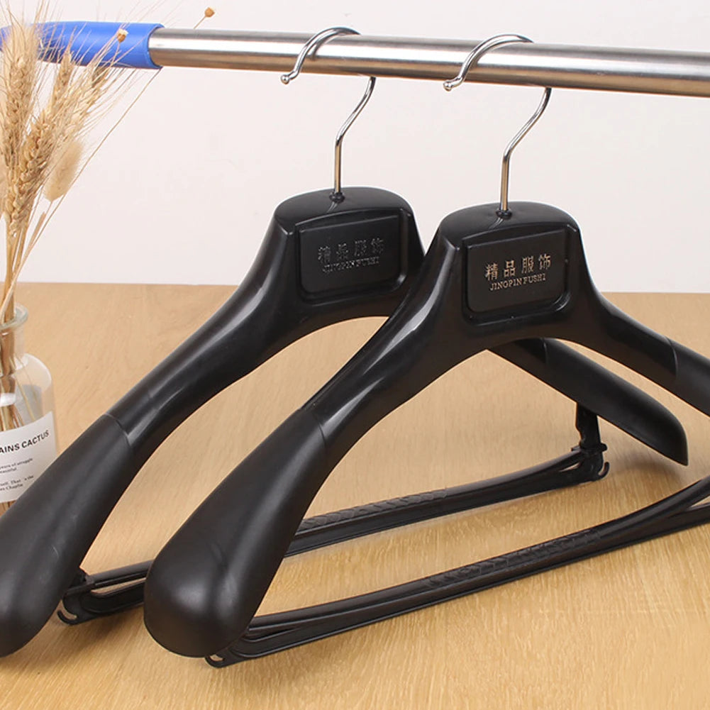 Wide Shoulder Plastic Hangers – Seamless Coat Racks for Wardrobe Storage