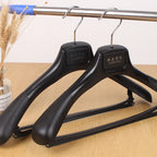 Wide Shoulder Plastic Hangers – Seamless Coat Racks for Wardrobe Storage