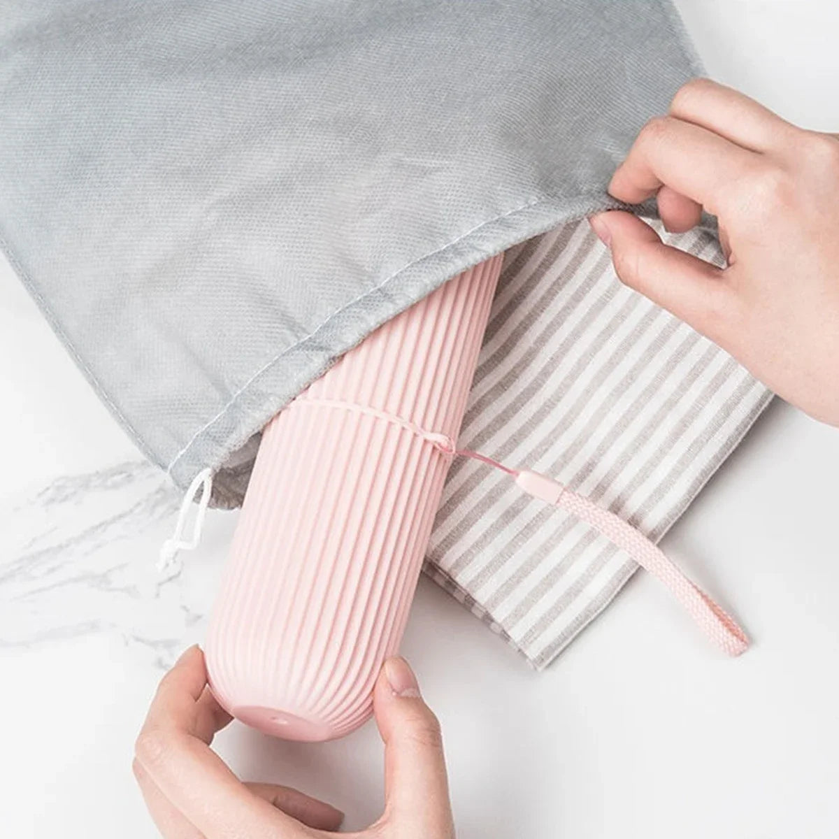 Portable Toothbrush Holder Case – Travel Storage for Camping and Hiking