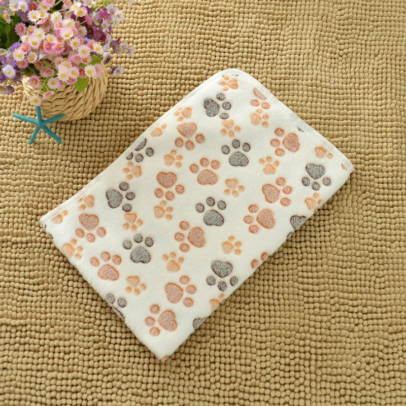 Flannel Pet Blanket – Paw Print Design for Cats and Dogs