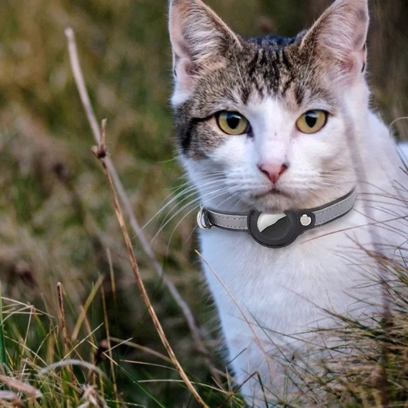 Adjustable Leather Airtag Collar – Reflective GPS Tracker for Pets